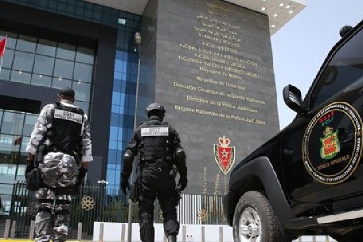 المضيق.. الإطاحة بنرويجي مطلوب للقضاء الدولي
