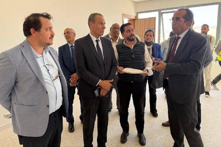 عامل إقليم الحسيمة يقف ميدانياً على تقدم أشغال المركب والحي الجامعي بآيت قمرة
