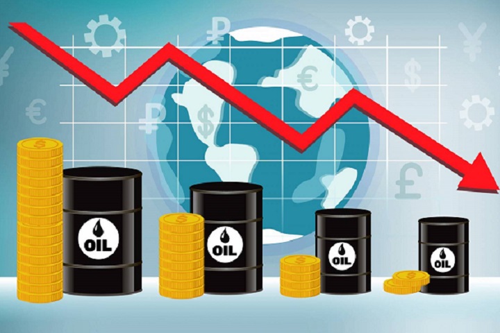 أسعار النفط تنهار إلى مستويات ما قبل الحرب