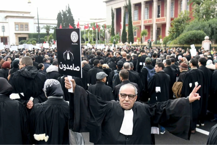 ما الذي يعنيه قرار إحالة مشروع قانون تنظيم مهنة المحاماة إلى المحكمة الدستورية في الوقت الميت؟