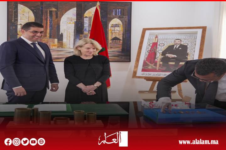 المغرب يستعيد مستحاثات نادرة تعود إلى أكثر من 66 مليون سنة بعد إحباط تهريبها بفرنسا
