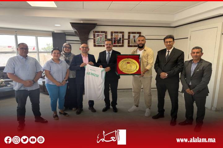 عامل القنيطرة يستقبل مسيري النادي الرياضي القنيطري لكرة السلة احتفاءً بالصعود إلى القسم الوطني الأول