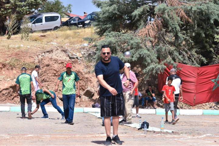 سهرة اليوم الثاني لمهرجان إفران الدولي تشهد حضوراً جماهيرياً قياسياً ورواجاً تجارياً كبيراً
