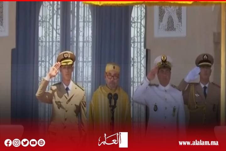 الملك محمد السادس يترأس بتطوان مراسم أداء القسم ويطلق اسم "العيون" على فوج الضباط الجدد