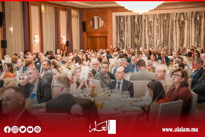 فالنسيا تحتفي بعيد العرش.. القنصلية العامة تجمع أفراد الجالية المغربية في أجواء وطنية
