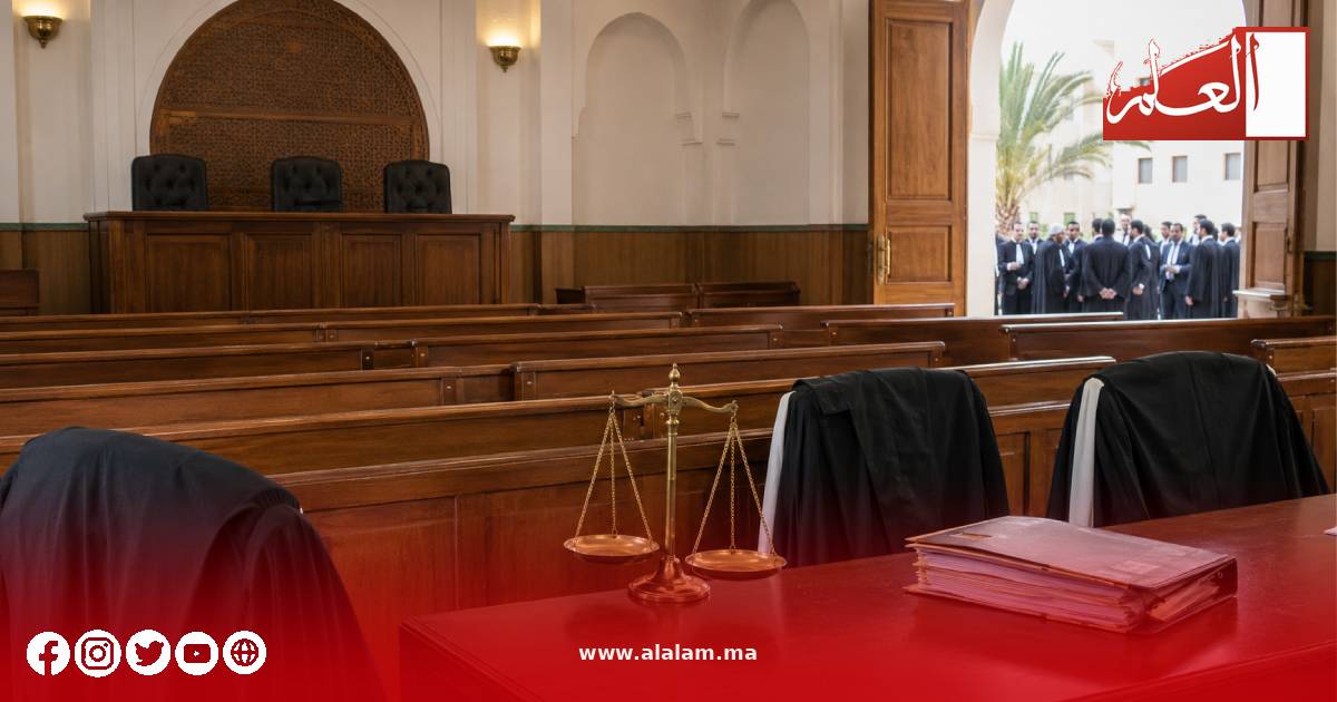 بعد اجتماع امتد إلى فجر الجمعة.. المحامون يواصلون وقف الخدمات المهنية بالمغرب