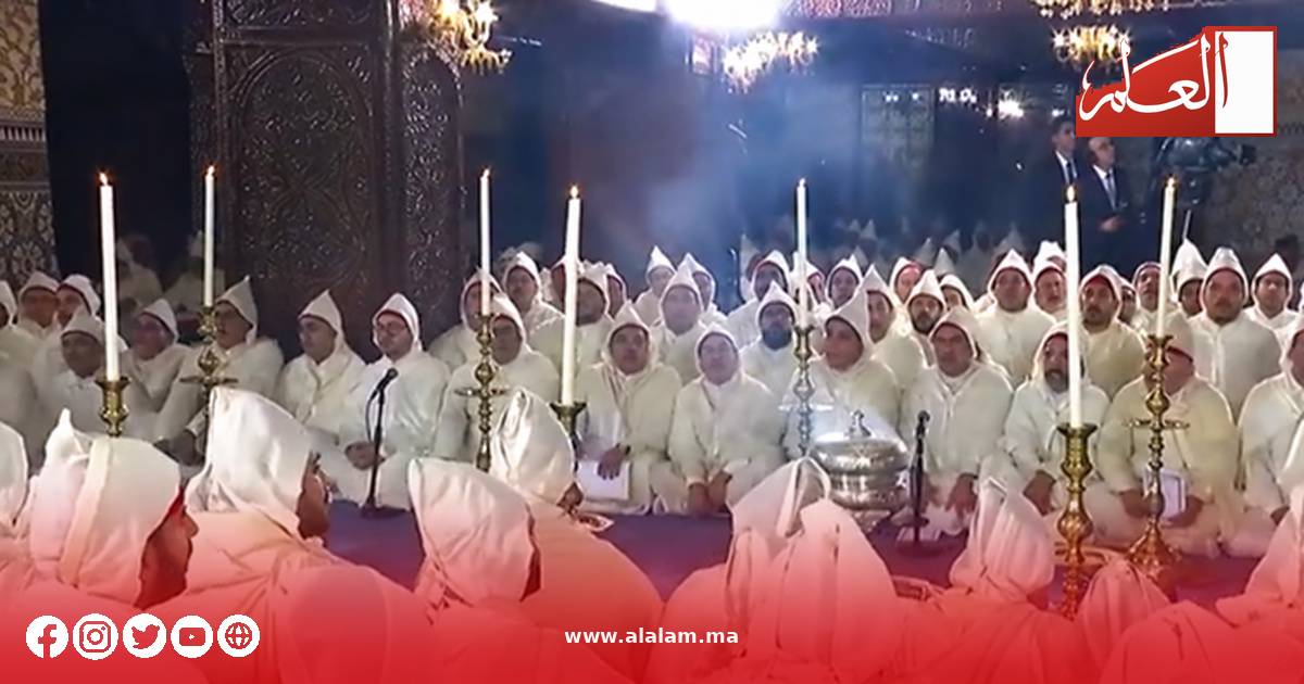 تلاوة آيات من الذكر الحكيم وإنشاد أمداح نبوية خلال الحفل الديني