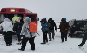 إنقاذ سياح مغاربة فاجأتهم عاصفة ثلجية قوية باميلشيل