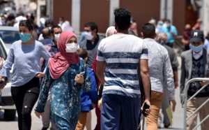غالبية المغاربة يقاطعون ارتداء الكمامات وتحذيرات من عودة الإجراءات المشددة