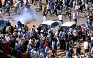 الشرطة تطلق الغاز المسيل للدموع على محتجين بالخرطوم