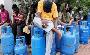 لمواجهة النقص الحاد في الوقود.. سريلانكا تغلق المدارس وتحد من العمل