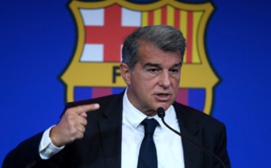 صفقة انتقال لاعب جديد إلى برشلونة عالقة في نظام الفيفا