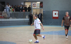 مباراة استعراضية ممتعة بين نجوم الأمس ضمن فعاليات القافلة الوطنية للرياضة للجميع بالسمارة
