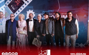 الحسيمة تتلألأ بسحر السينما: انطلاق مبهِر للدورة الرابعة من مهرجان الفيلم الدولي
