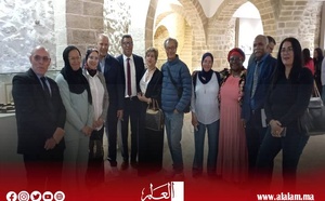 باب برج مراكش يفتح ذراعيه لتيار تشكيلي مغربي يسعى لكتابة اسمه عالميًا
