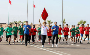 "سباق التناوب الرمزي المسيرة الخضراء" يصل محطة طرفاية-العيون