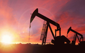 أسعار النفط تقفز للأعلى بعد قرار "أوبك+" تعليق الزيادات