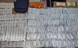 حجز 2518 قرص طبي مخدر وعبوات لصاق مخدر وتوقيف شخص وسيدة يشتبه تورطهما في هذه القضية