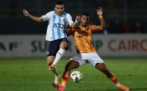 سقوط مدو في القاهرة… بركان يخسر بثلاثية أمام بيراميدز ويتنازل عن الصدارة