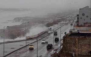 عاصفة “مارتا” تضرب بقوة.. الأرصاد ترفع مستوى الإنذار وتدق ناقوس الخطر