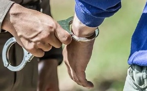 توقيف مروج مخدرات بحوزته أكثر من ألف قرص طبي وكوكايين