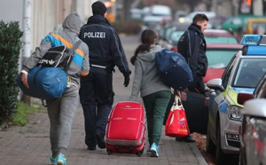 ألمانيا‭ ‬ترحّل‭ ‬22‭,‬787‭ ‬مهاجرًا‭ ‬في‭ ‬2025‭ ‬و785‭  ‬مغربيًا‭ ‬ضمن‭ ‬القائمة‭ ‬و483‭ ‬حالة‭ ‬تقييد‭ ‬جسدي