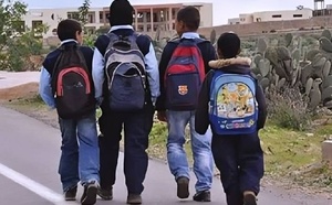 تلاميذ خارج أسوار المدارس… دعوات للاستثمار الإيجابي لزمن الفراغ