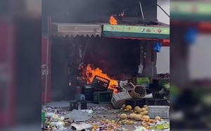 حريق مهول يلتهم محلاً للوجبات السريعة بإمزورن ويستنفر السلطات