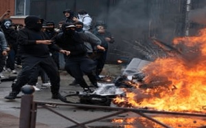 غليان في الشوارع الفرنسية: موجة احتجاجات عارمة تغلق المئات من المؤسسات التعليمية وتخلف إصابات واعتقالات بالجملة