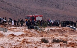 إقليم الحوز: إعادة فتح الطرق والمسالك المحورية المتضررة جراء التساقطات الرعدية القوية