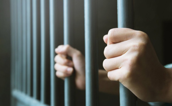 الحكم على الحقوقي المديمي بالسجن والغرامة بمراكش