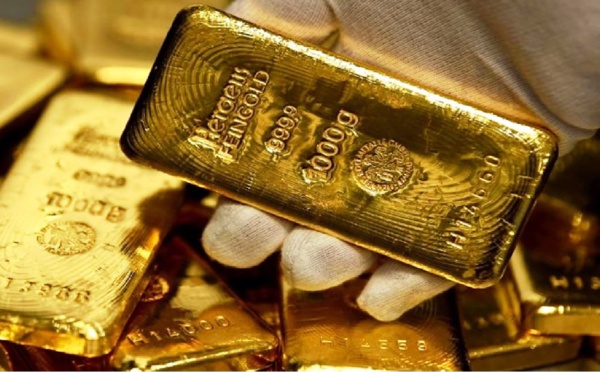 كيفَ سينهي الذهب الشهر في ظل صعود الدولار؟