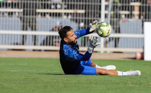 الزنيتي يقود العالمي إلى نهائي كأس "الكاف"