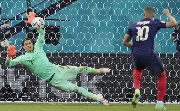 "مبابي" يقود بطل العالم إلى خارج اليورو من باب ركلات الترجيح أمام سويسرا