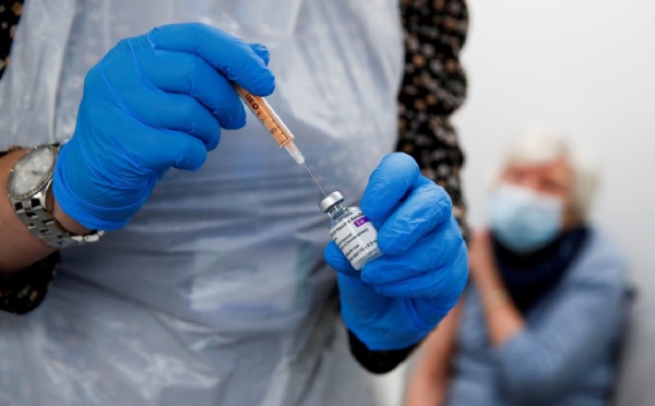 المغرب يشرع في التطعيم بالحقنة الثالثة من اللقاح ضد كوفيد 19