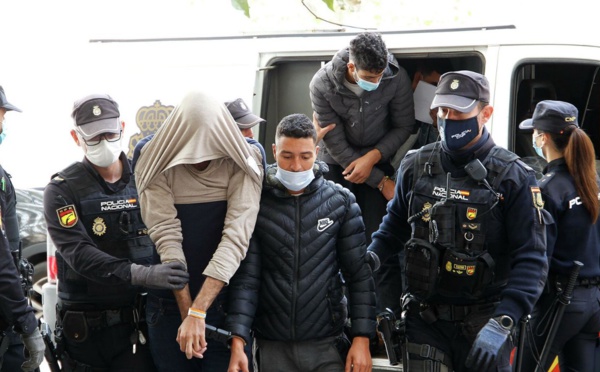 اعتقال مغربيين آخريين مرتبطين بحادث الفرار من الطائرة في إسبانيا