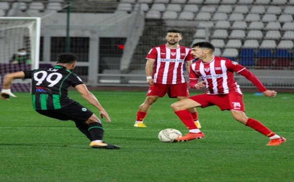 المغرب التطواني يتشبث بالصدارة والكوكب المراكشي يطل على قسم الهواة
