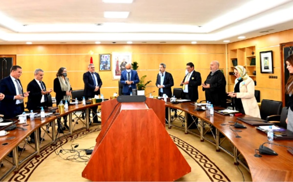 الميراوي يجتمع بأعضاء "منتدى كفاءات إقليم تاونات"