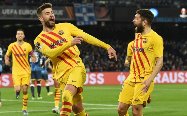 نابولي يغادر منافسات الدوري الأوربي بخسارة مذلة أمام برشلونة