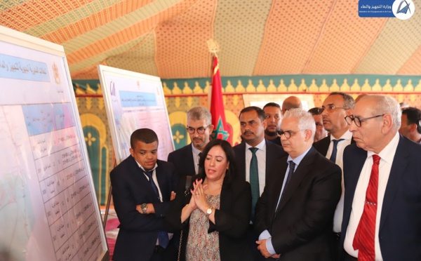 وزير التجهيز و الماء  يشرف على إعطاء انطلاقة أشغال توسيع وتقوية الطريق الوطنية رقم 1