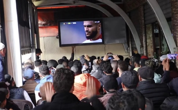 جمعية أرباب المقاهي والمطاعم تحذر من زيادة تسعيرة المشروبات أثناء مباريات الأسود
