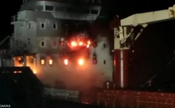 هذه تفاصيل انفجار وحريق سفينة شحن معظم طاقمها من المصريين قبالة سواحل تركيا