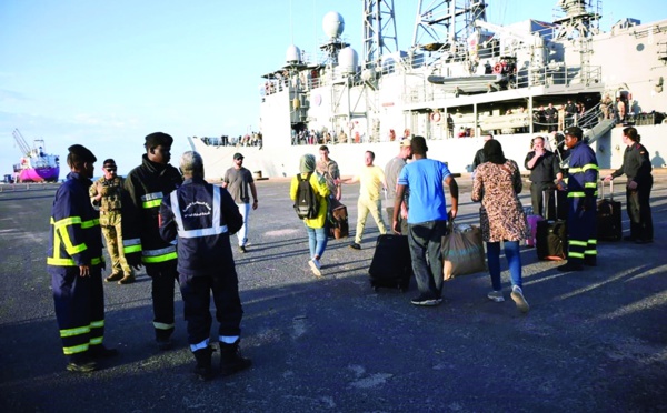 سفينة إسبانية تنقذ 162 أوروبياً ورعايا دول أخرى من السودان