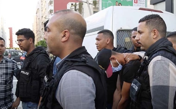 توقيف لصوص حاولوا سرقة مؤسستين بنكيتين