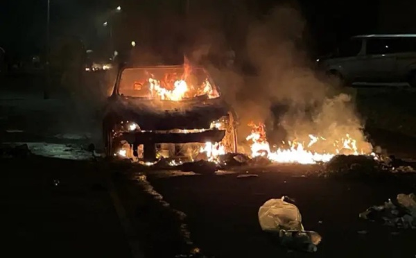 فوضى عارمة في عاصمة ويلز بعد إضرام النار في سيارات