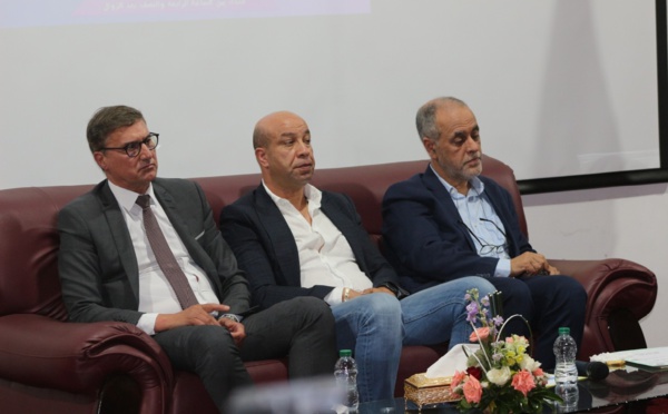 النقابة الوطنية للصحافة المغربية تجمع ألوان الطيف حول مستقبل المهنة