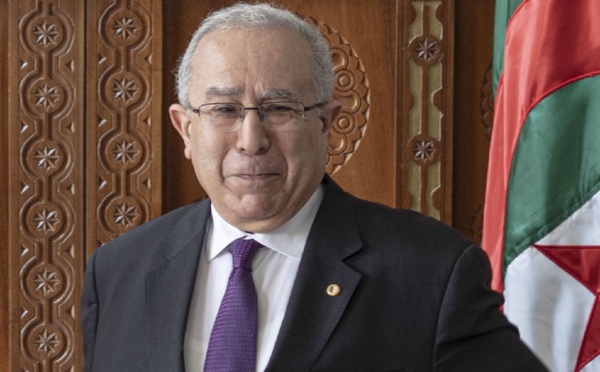 وزير‭ ‬الخارجية‭ ‬الجزائري‭ ‬ممنوع‭ ‬من‭ ‬الجواز‭ ‬الدبلوماسي