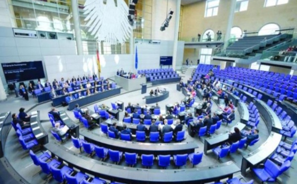 برلماني ألماني يتّهم "وزيرين بارزين" بالعمالة لأوكرانيا