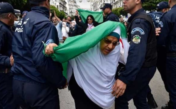 ‮«‬أمنيستي»‬‭ ‬تدعو‭ ‬إلى‭ ‬لجم‭ ‬النظام‭ ‬الجزائري‭ ‬عن‭ ‬التمادي‭ ‬في‭ ‬قمعه‭ ‬الممنهج‭ ‬لإسكات‭ ‬المعارضين‭ ‬