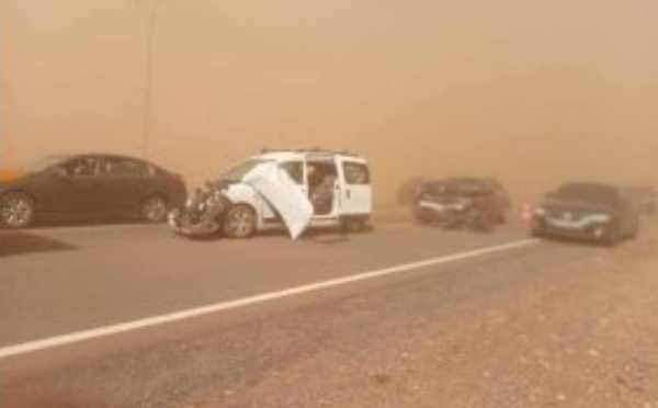مراكش: حوادث بالجملة تتسبب فيها رياح عاصفية ووزارة التجهيز تحذر